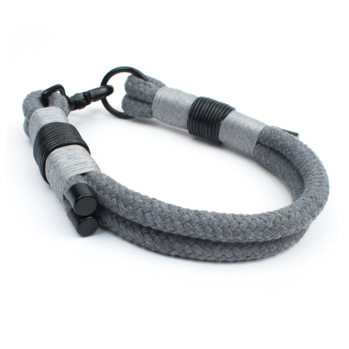 Black Elephant Halsband - Sanftes Grau & Schwarz, maßgeschneidert für deinen Hund, Scherenkarabiner